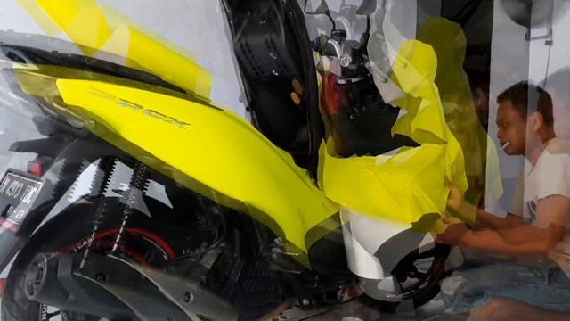 PASANG STIKER HONDA PCX | KUNING | STABILLO | ORACAL 6510 смотреть онлайн