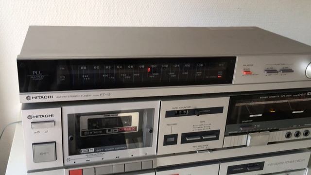 HiFi HITACHI Ampli HA 12 Cassette Deck D E12 Tuner FT12 Turntable HT 12 смотреть онлайн