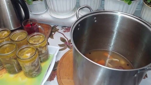 Як і чому я готую СВЯТКОВИЙ ХОЛОДЕЦЬ З ПІВНИКА У БАНКАХ . смотреть онлайн