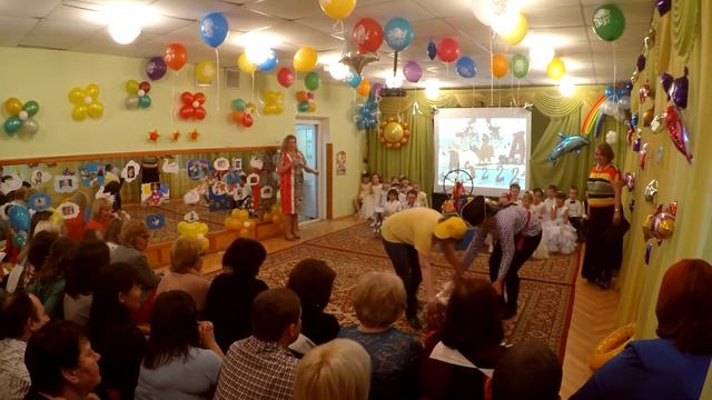 Выпускной утренник в детском садике №137