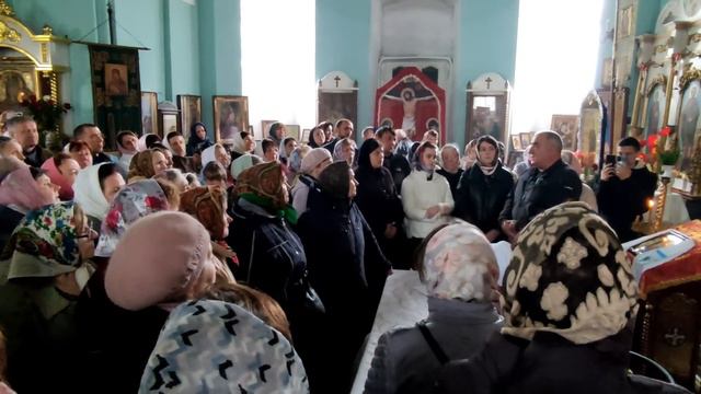 У Свято-Троїцькому храмі м. Носівка понад 450 парафін підтвердили свою вірність УПЦ смотреть онлайн