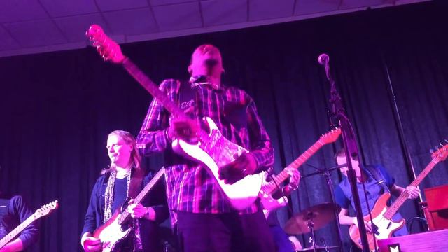 Eric Gales Amazing Solo - Eminence Party NAMM 16 смотреть онлайн