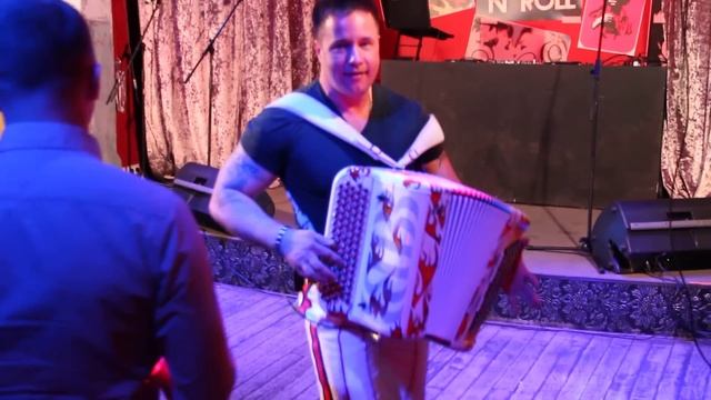 Баян Микс С.Войтенко и Д.Храмков .Вечеринка в стиле Баян Микс" - Карнавал смотреть онлайн