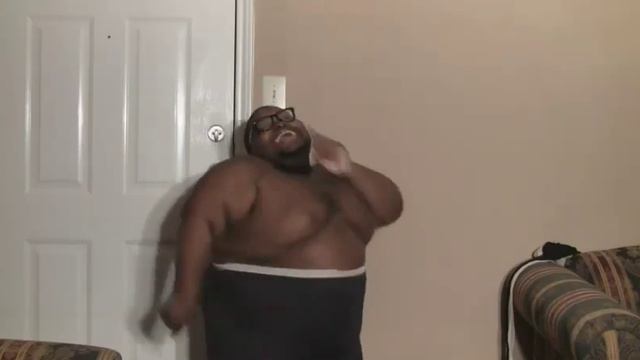 Чернокожий хоббит зажигает:) смотреть онлайн