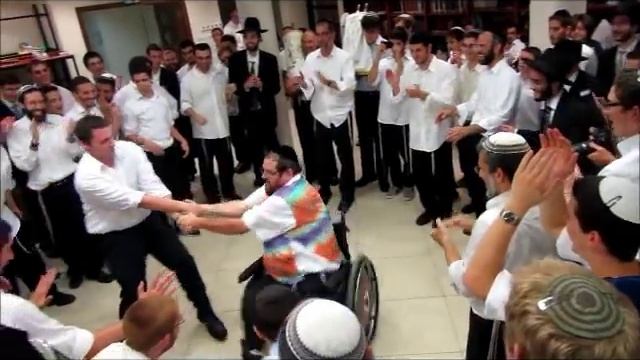 Yeshivat Lev HaTorah- Hakafot Shniyot W/ Yonah Friedman & Band смотреть онлайн