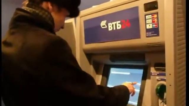 В FFi платят живые деньги, снимаем картами NXPay смотреть онлайн