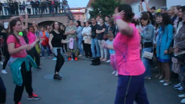 Минск. Пешеходка 15.07.2017 - 55ч.(59). Школа танцев "A-class" - "Zumba" 11. Беларусь. смотреть онлайн