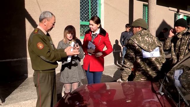 В Шымкенте отстрел собак на глазах у детей возмутил горожан смотреть онлайн