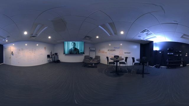 360º Tour of Roundtable Learning VR Lounge смотреть онлайн
