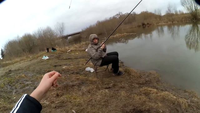 Дневник рыбака. Попытка весеннего спиннинга. Ловля красноперки и уклейки на поплавок. Выпуск №5. смотреть онлайн