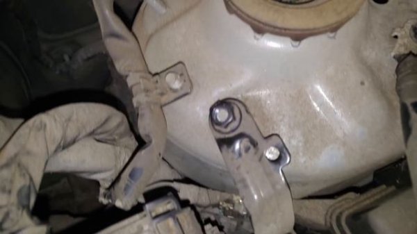 Tech Tips: Kia Soul Battery Replacement