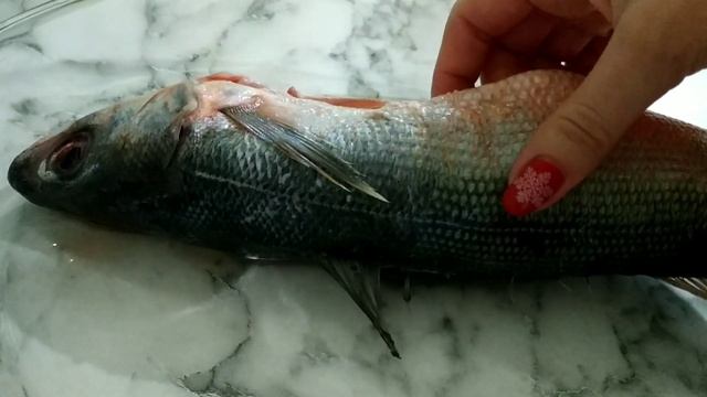 Рыбка в духовке - красноглазка с картофелем. смотреть онлайн