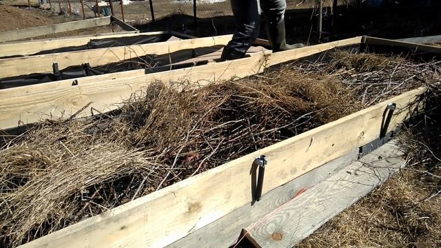 Вижте как да подготвим повдигната леха за засаждане на зеленчуци. смотреть онлайн