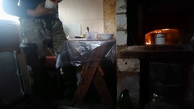 Металлокоп/надоела советская свалка/уйду в лес/крапивный суп в русской печи.