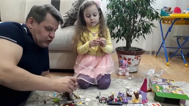 Лего Холодное сердце СОБЕРЕТ ЛИ Вера КОНСТРУКТОР ЛЕГО? Disney princesses FROZEN. смотреть онлайн