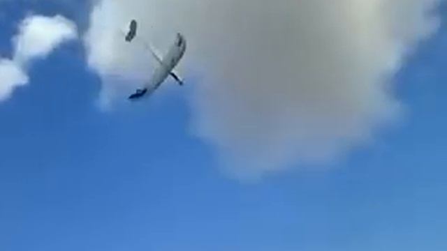 Неудачный запуск радиоуправляемой модели самолета смотреть онлайн