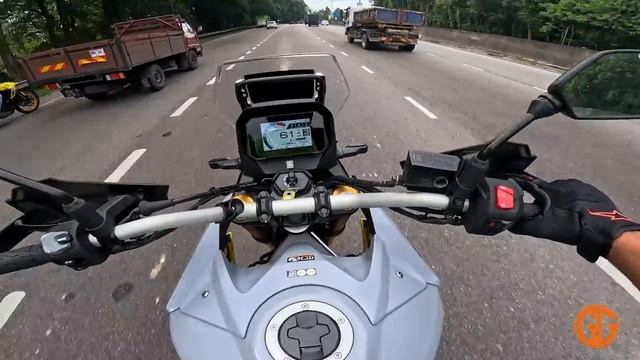 SUZUKI V STROM 800 DE смотреть онлайн