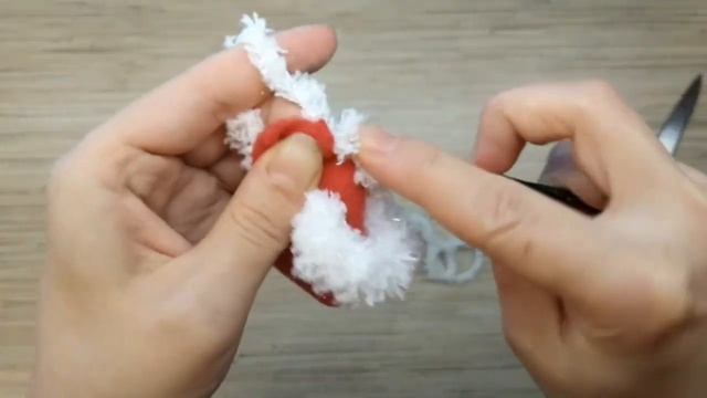 КАК СДЕЛАТЬ ПРОСТУЮ НОВОГОДНЮЮ ШАПОЧКУ ДЛЯ ИГРУШКИ ЗА 10 МИНУТ смотреть онлайн