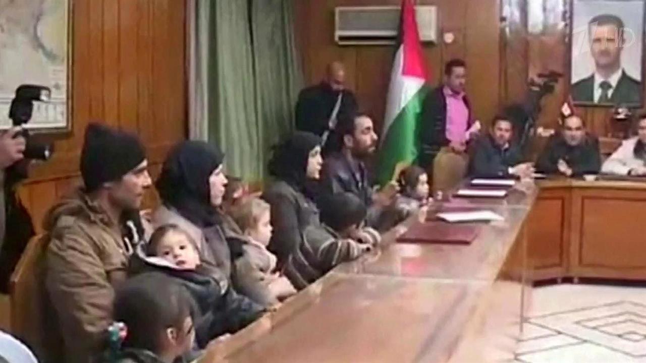 В Алеппо школьники провели акцию мира и призвали боевиков сложить оружие