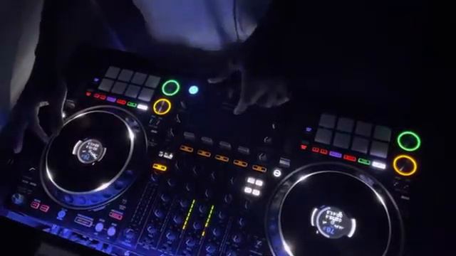 Gucci Mane - 🥶ICY🥶 (Chopped N Screwed By DJ Fla Boi) @SlabAllStarz👑 смотреть онлайн