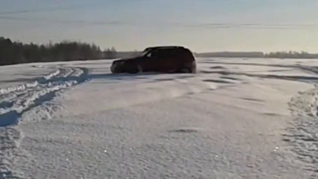 Дастер нюхает снег) смотреть онлайн