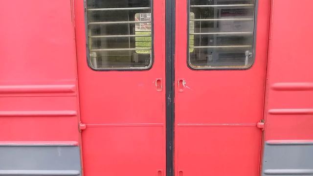 Электропоезд эд4м-0360 Сообщением Санкт-Петербург Сосново Отправляется с платформы Пискарёвка смотреть онлайн