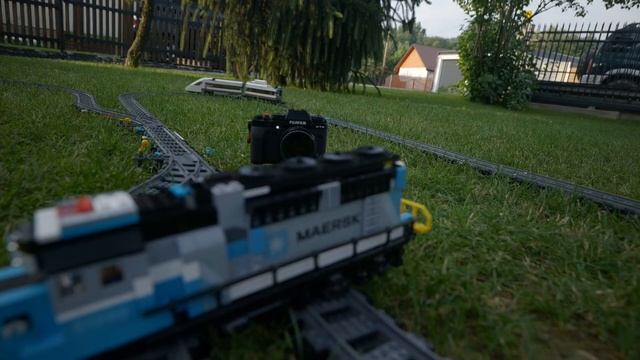 Lego train crashed at ludicrous speed, powered by buwizz battery! смотреть онлайн