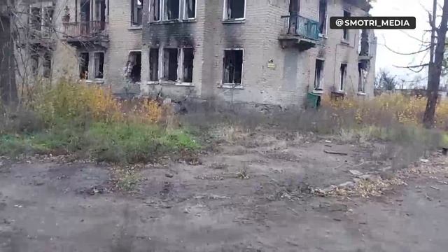 Так сегодня выглядит посёлок Новотошковское в ЛНР, разрушенный ВСУ. смотреть онлайн