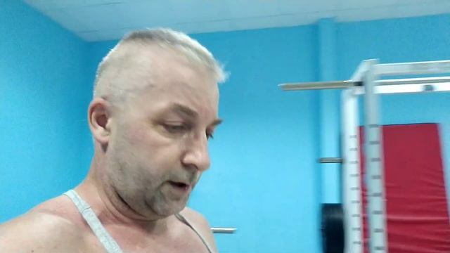 Отжимания на брусьях с доп. весом 80 кг, 75 кг, 70 кг, 65 кг! Треним на новом уровне! смотреть онлайн