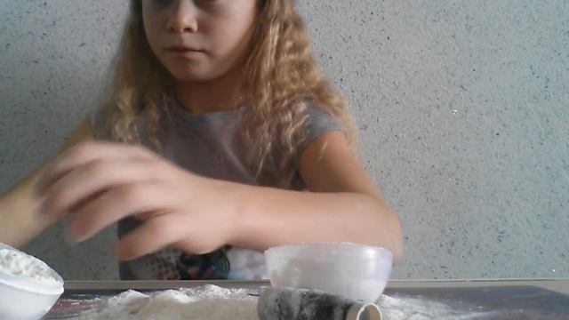Антистресс из шарика и муки смотреть онлайн
