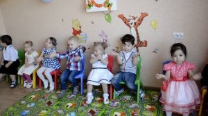 Ясли поют: «Я пеку, пеку, пеку...»