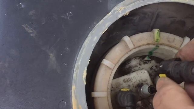 2001 M-B ML320 Fuel Pump Replacement смотреть онлайн