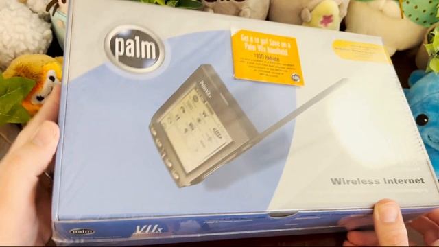 Unboxing a New Factory Sealed Palm VIIx in 2022! смотреть онлайн