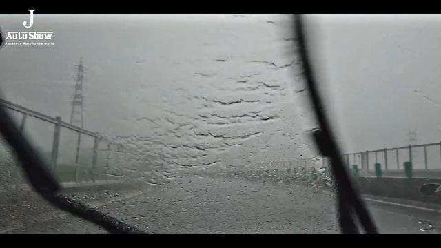 NISSAN Y51 CIMA Driving in a heavy Rain Thunder and Lightning - シーマハイブリッド ドライブ車載走行・雷とゲリラ豪雨の雲を追い抜く смотреть онлайн