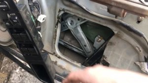 Замена стеклоподъемника Субару Форрестер sg5.