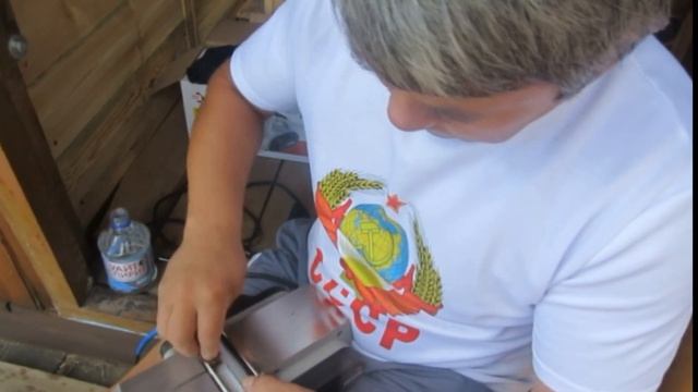 Замена ножей на электрическом рубанке ЗУБР ЗР 950-82 смотреть онлайн