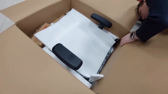 DXRacer IRON OH/IS11/N (2022) - распаковка игрового кресла смотреть онлайн