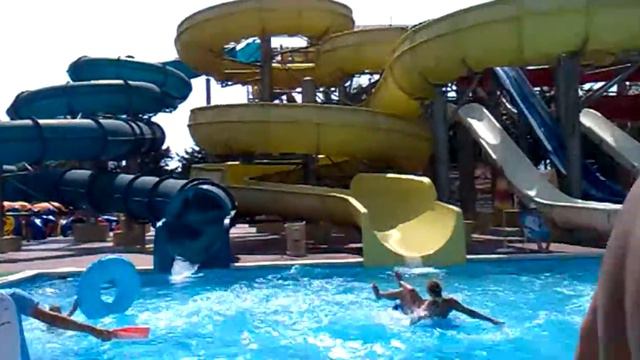 АКВАПАРК АМФИБИУС. Большие горки смотреть онлайн