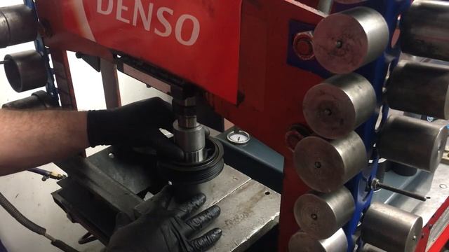 Не работает кондиционер. Шумит компрессор. Skoda смотреть онлайн