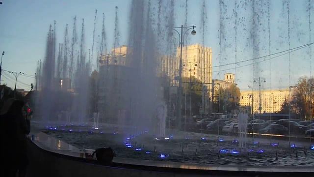 Фонтан у Киевского вокзала-2