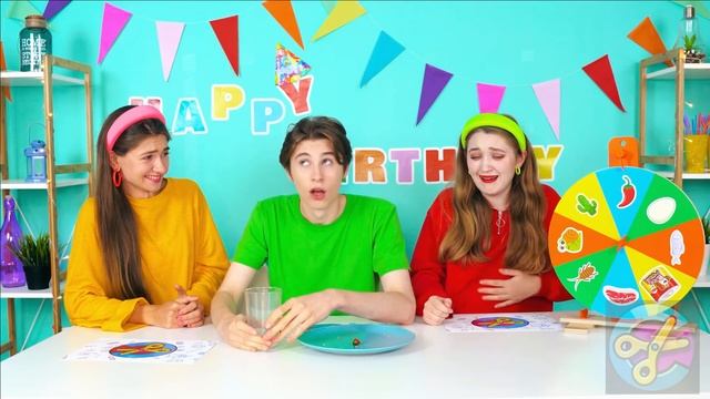 Bite, Lick or Nothing Challenge with Mystery Wheel by CRAFTooNS Challenge смотреть онлайн