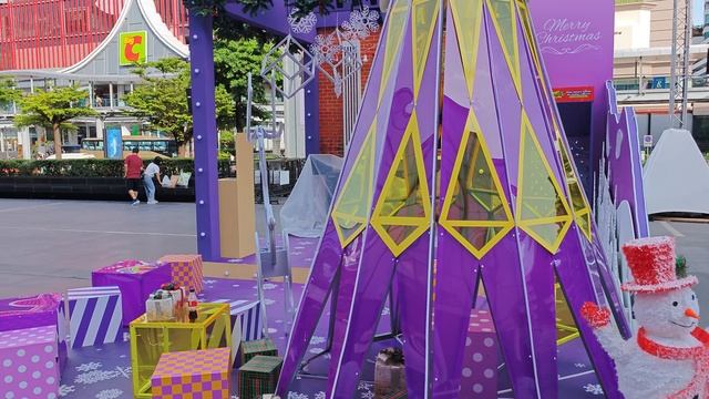 Фестиваль новогодней ярмарки в Бангкоке, тайская уличная еда, торговый центр Central wOrld, 2 часть смотреть онлайн