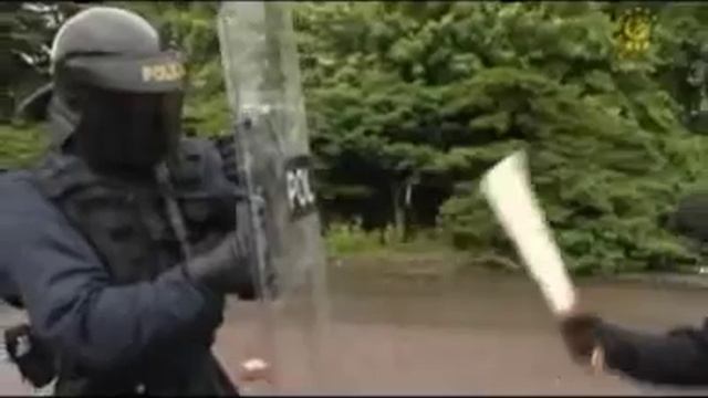 Противоударный полицейский щит ESP смотреть онлайн