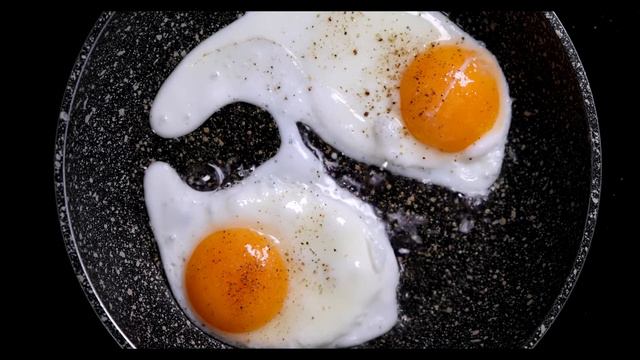 Яичница. С солью и черным перцем. смотреть онлайн