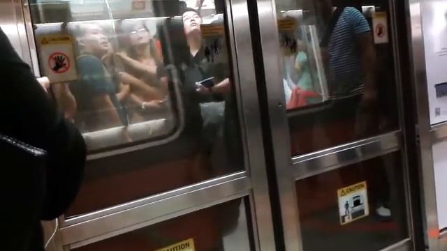 Удивительное сингапурское метро смотреть онлайн