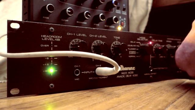 IBANEZ AD-202 Analog Delay BBD Echo // DSI TETRA // PART II смотреть онлайн