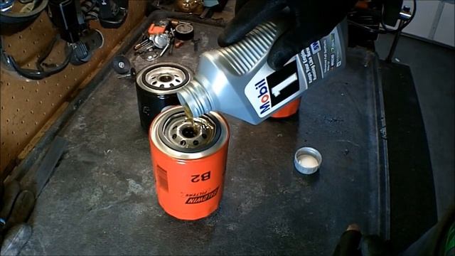 Oil & Filter Change Jeep, Dodge 4.7 Liter смотреть онлайн