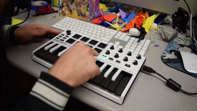 AKAI MPK mini Special Addition Unboxing And Install Review смотреть онлайн