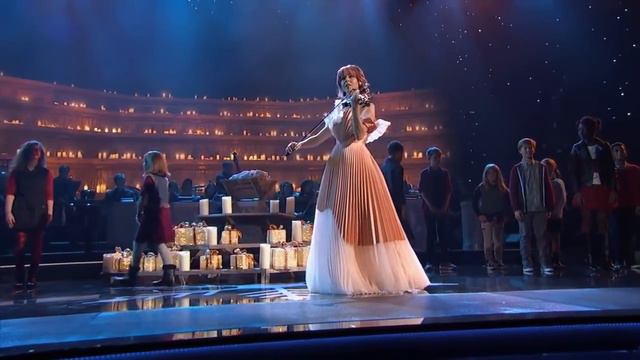 Lindsey Stirling Performs 'Angels We Have Heard On High' At The 2018 CMA Country Christmas