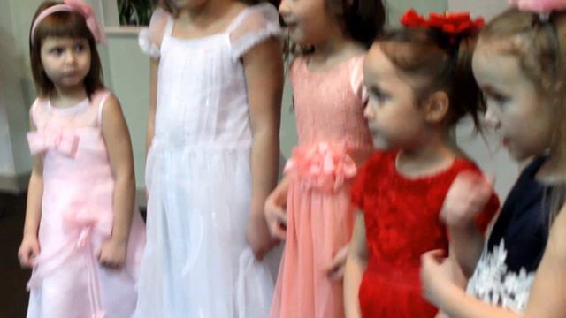 Девочки "Современник" поздравляют мальчиков, 22.02.17г. с.Пестрецы смотреть онлайн